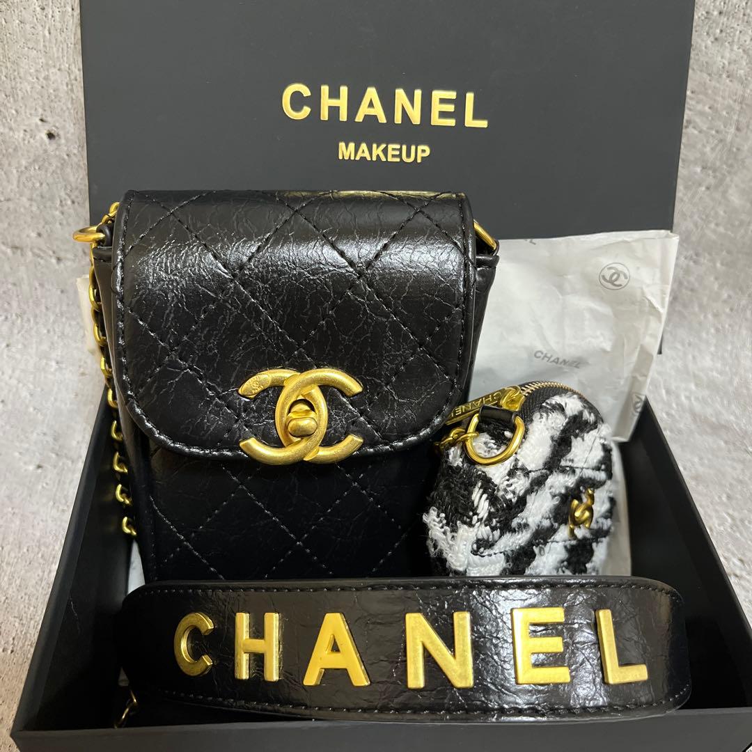 【新品未使用品】CHANEL ノベルティ　キルティング スマホ　ショルダーバッグ