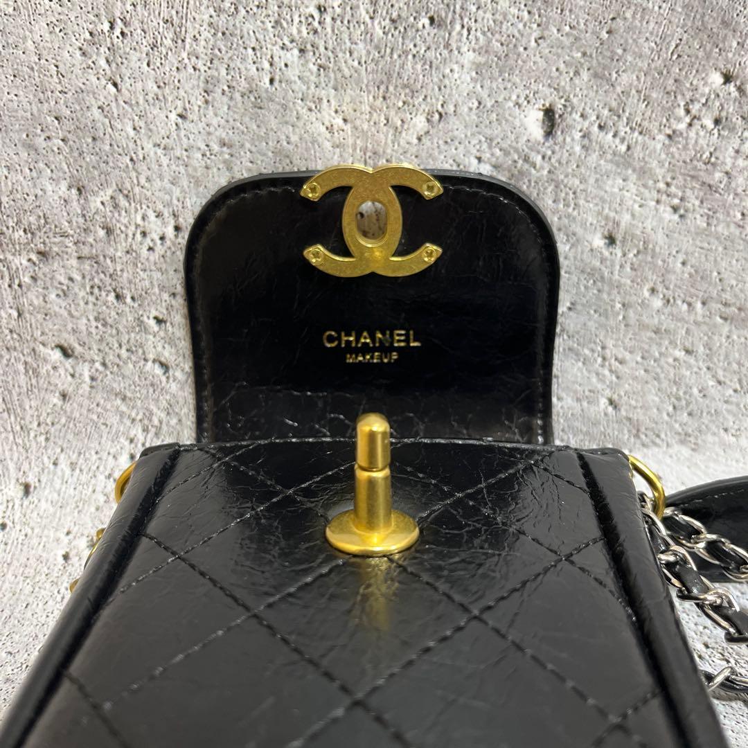 【新品未使用品】CHANEL ノベルティ　キルティング スマホ　ショルダーバッグ