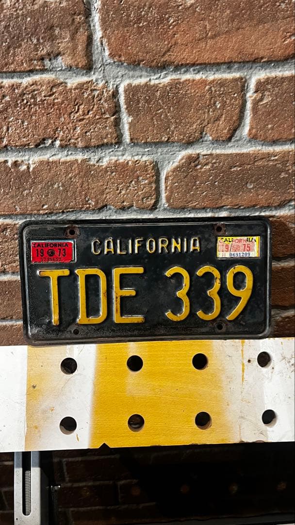 USA アメリカ　アメ車　lowrider カリフォルニア州ナンバープレート