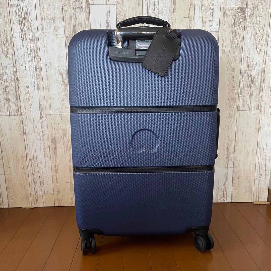 DELSEY デルセー　ネイビー キャリーケース スーツケース。