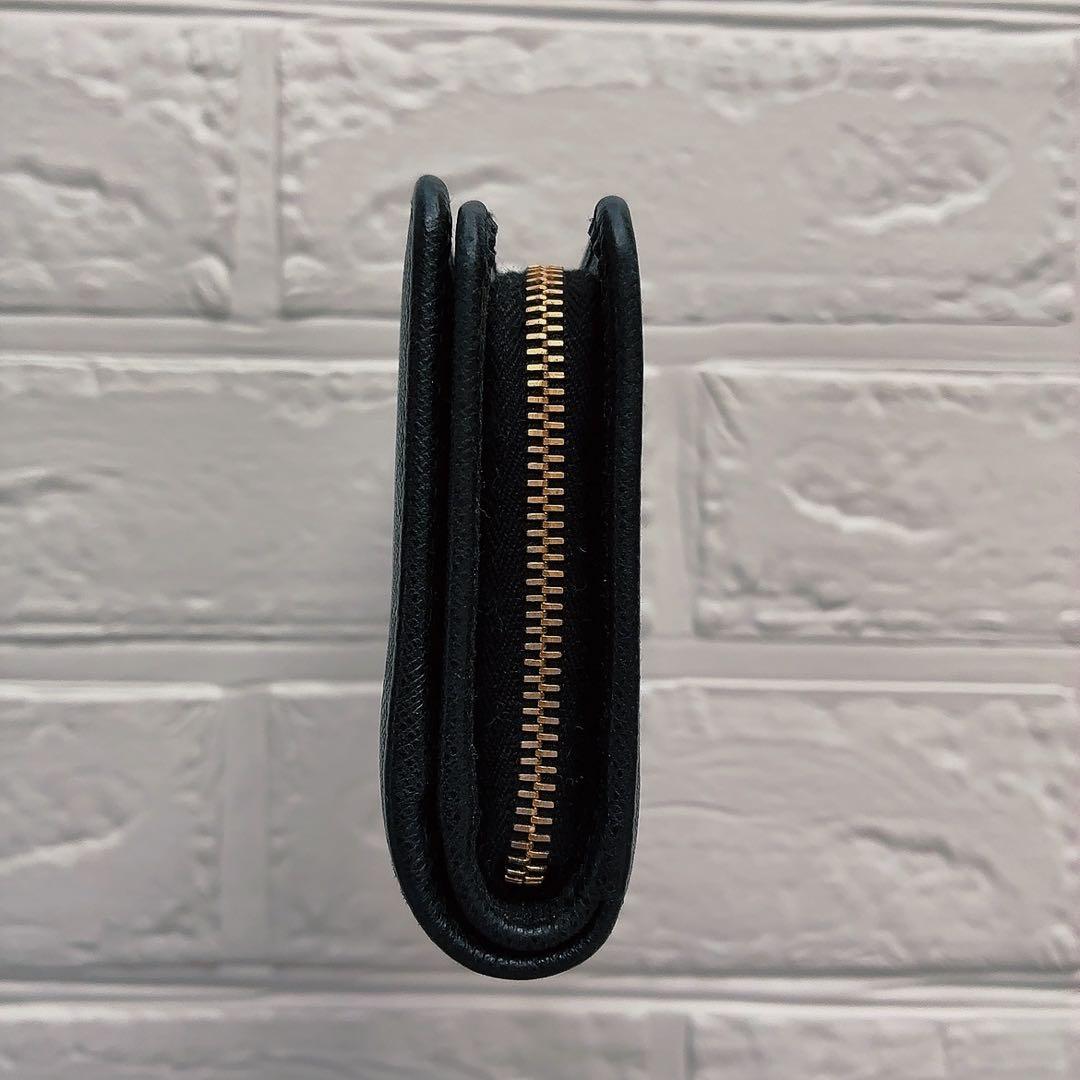 【美品】PRADA ブラックレザー 二つ折り財布 サフィアーノ　黒　ファスナー付