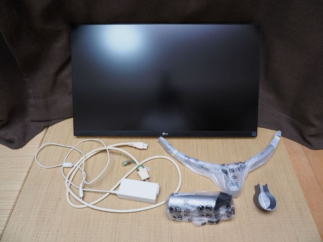 LG 27UL600-W 27インチ IPS液晶 4Kモニター