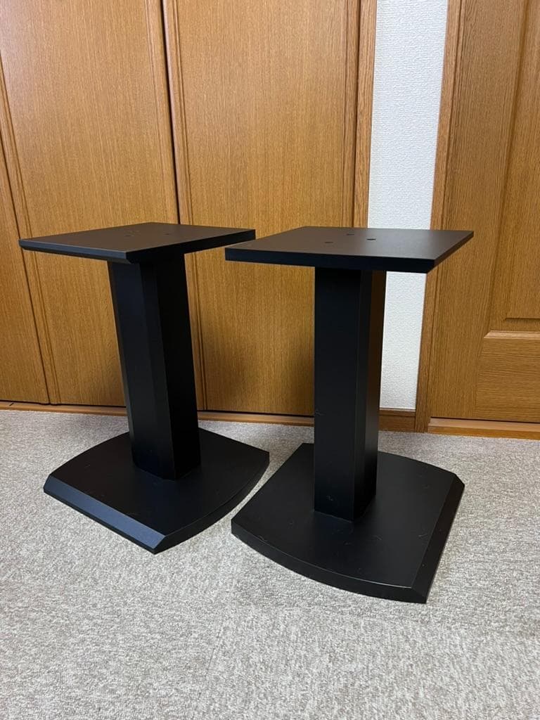 B&W 685S2 ブックシェルフ スピーカーとスタンドのセット