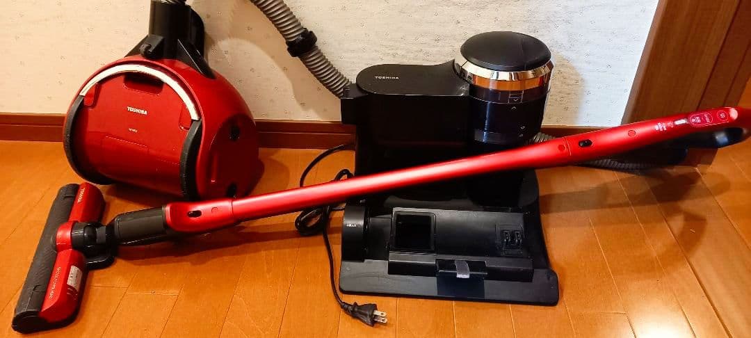 値下げ·コードレスキャニスター掃除機 TOSHIBA東芝 ダストステーション搭載