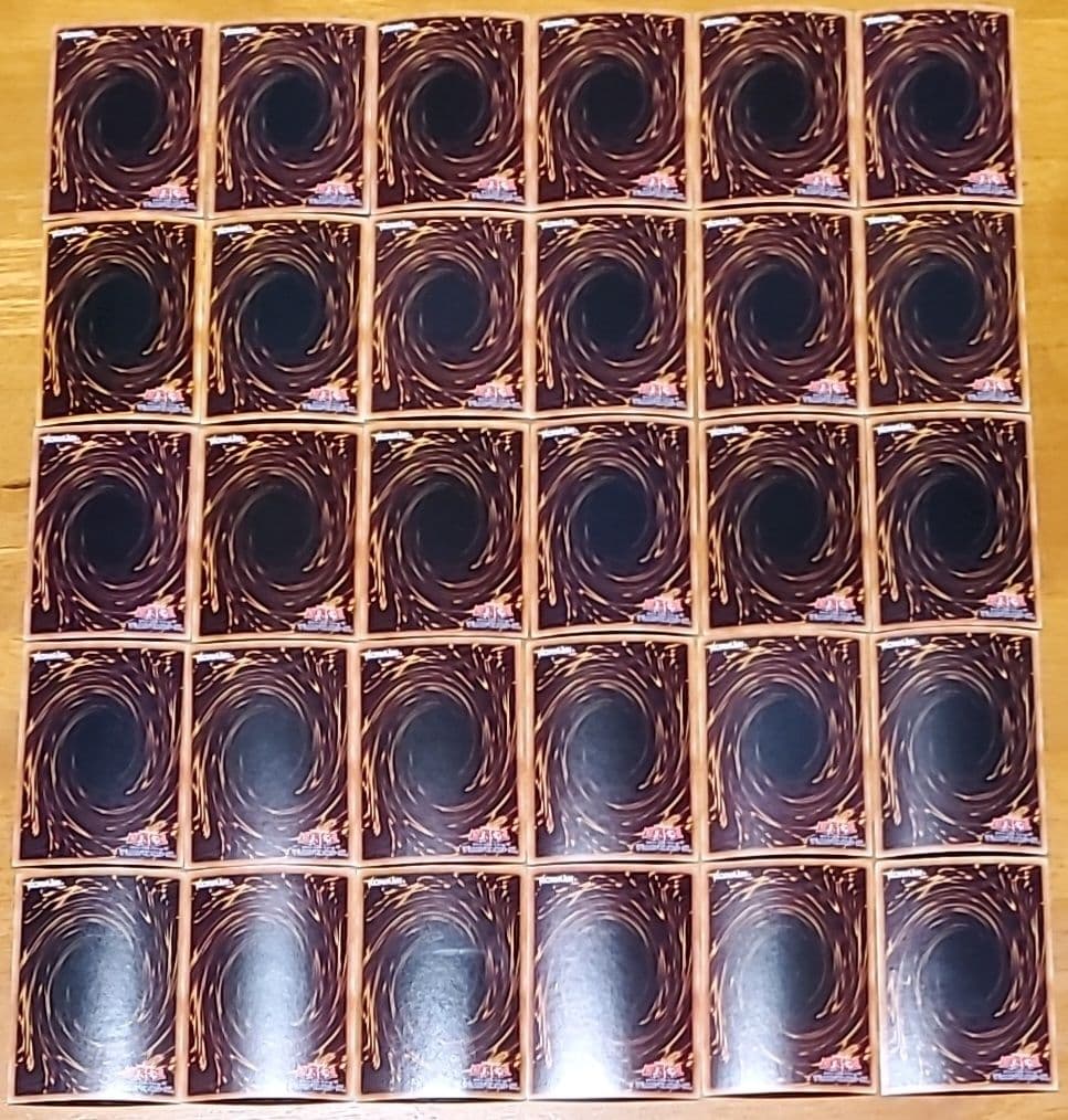 遊戯王　まとめ売り　シューティングスタードラゴン　超銀河眼の光子竜　他30枚