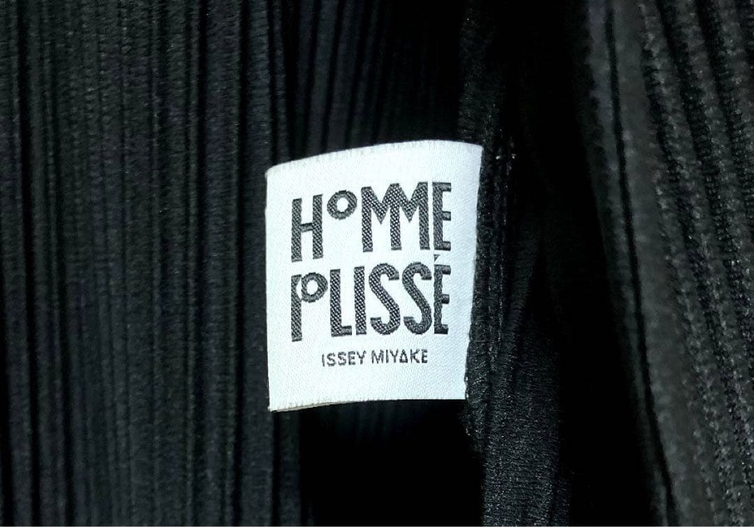 HOMME PLISSÉ ISSEY MIYAKE 黒 ロングカーディガン