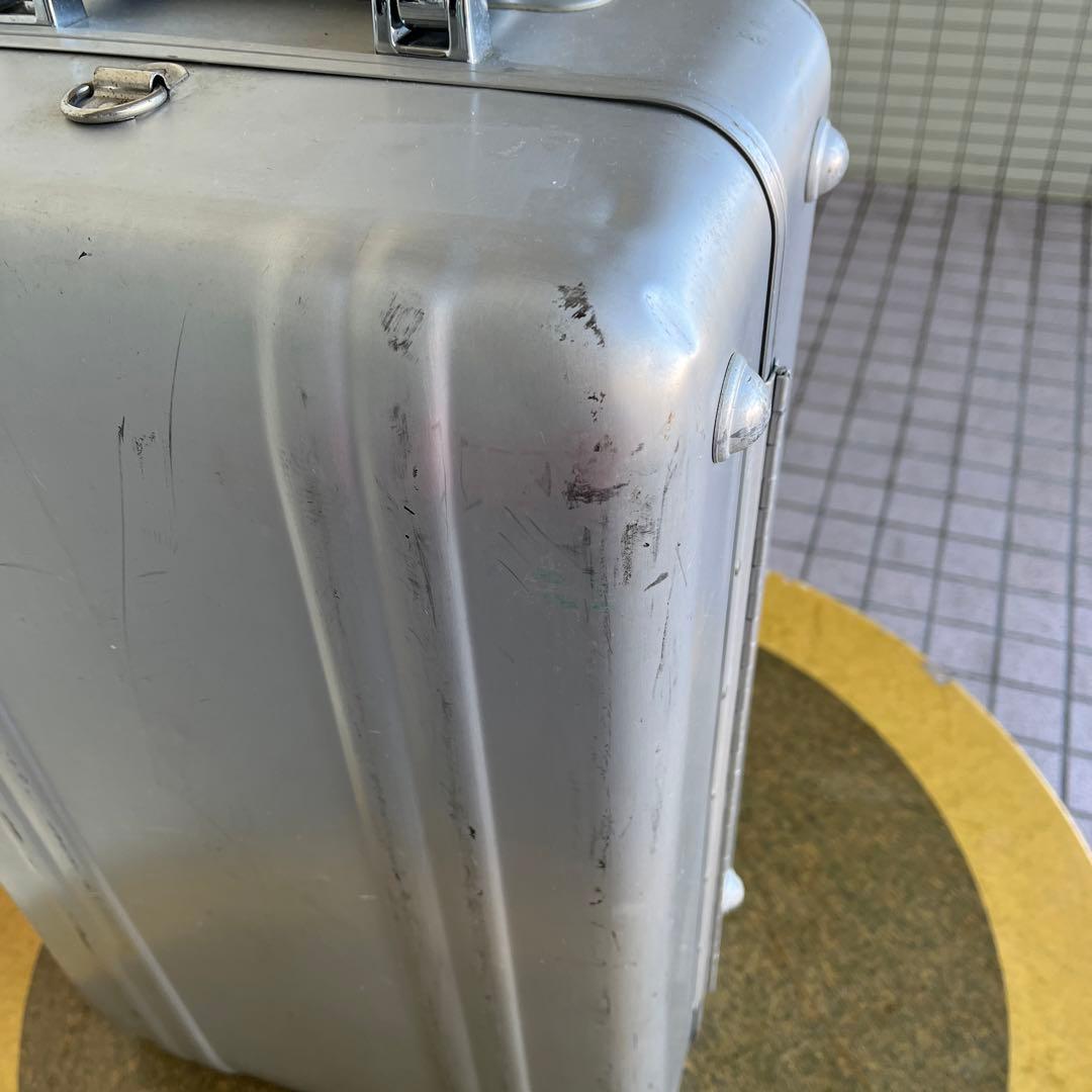 ZEROハリーバートンのキャリーバッグです