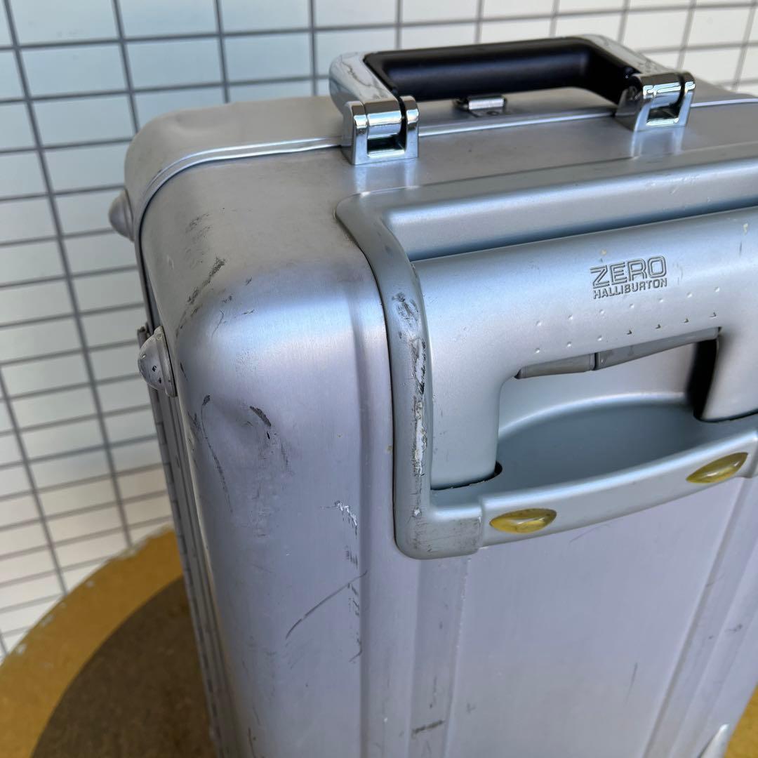 ZEROハリーバートンのキャリーバッグです