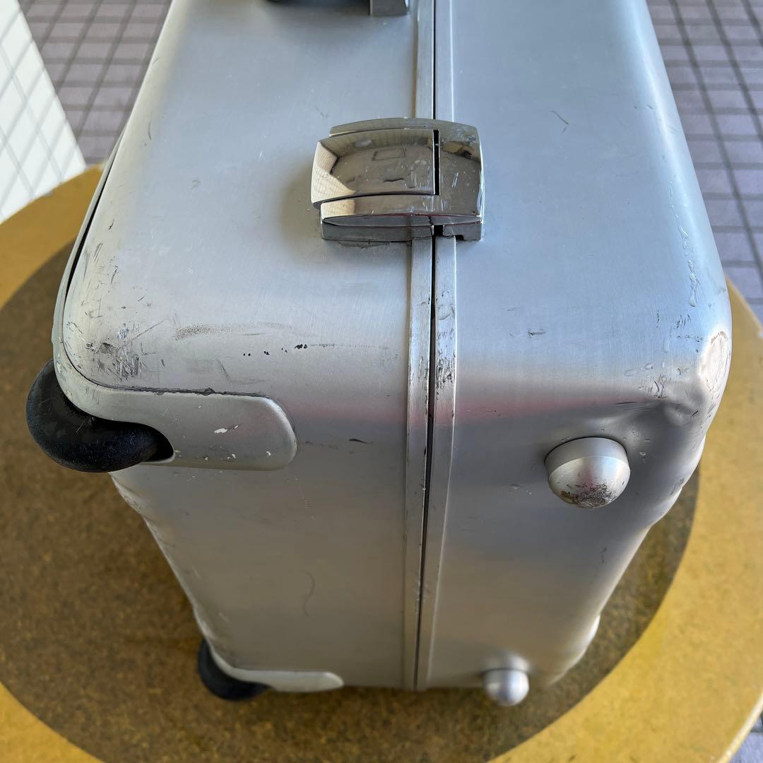 ZEROハリーバートンのキャリーバッグです