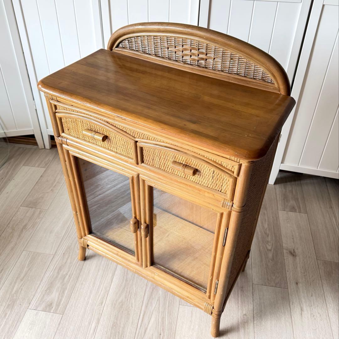 ラタン 籐家具 サイドボードチェスト ヴィンテージ ガラス扉 引き出し レトロ