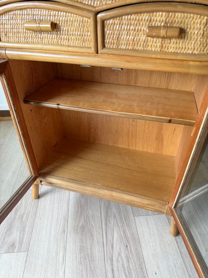 ラタン 籐家具 サイドボードチェスト ヴィンテージ ガラス扉 引き出し レトロ