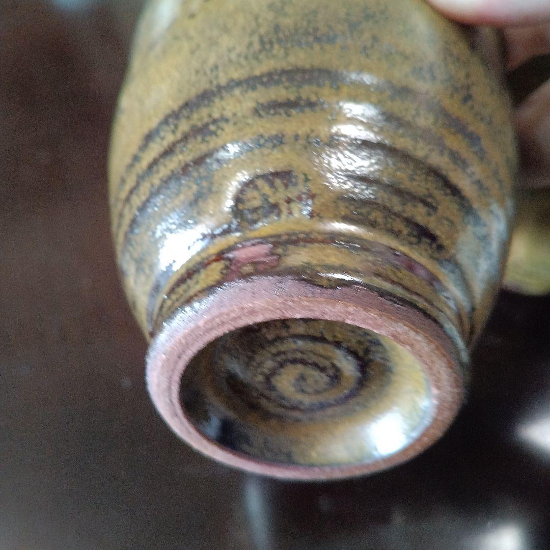 人間国宝金城次郎の作品です。茶色陶器カップ2個セット