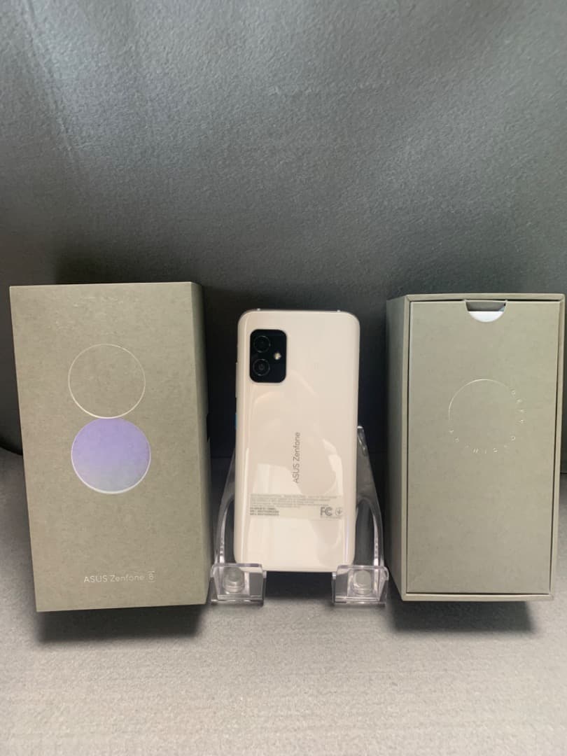 超美品 ASUS Zenfone 8 256GB ホワイト色