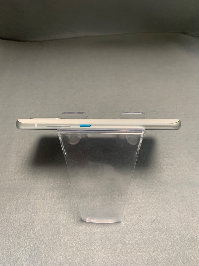 超美品 ASUS Zenfone 8 256GB ホワイト色