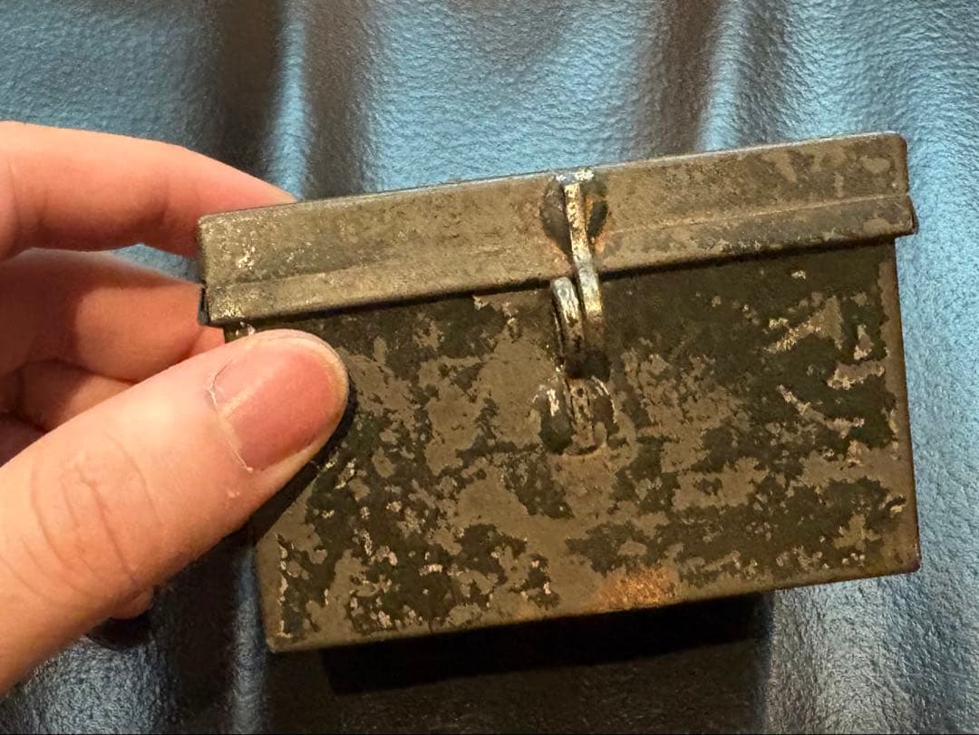 英国陸軍省 メタルボックス W↑D