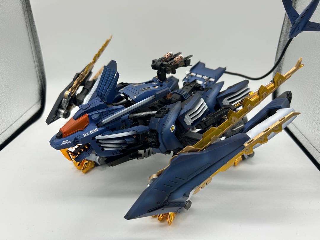 ゾイド　コトブキヤ　HMM ブレードライガーAB バン仕様風　メッキパーツ使用