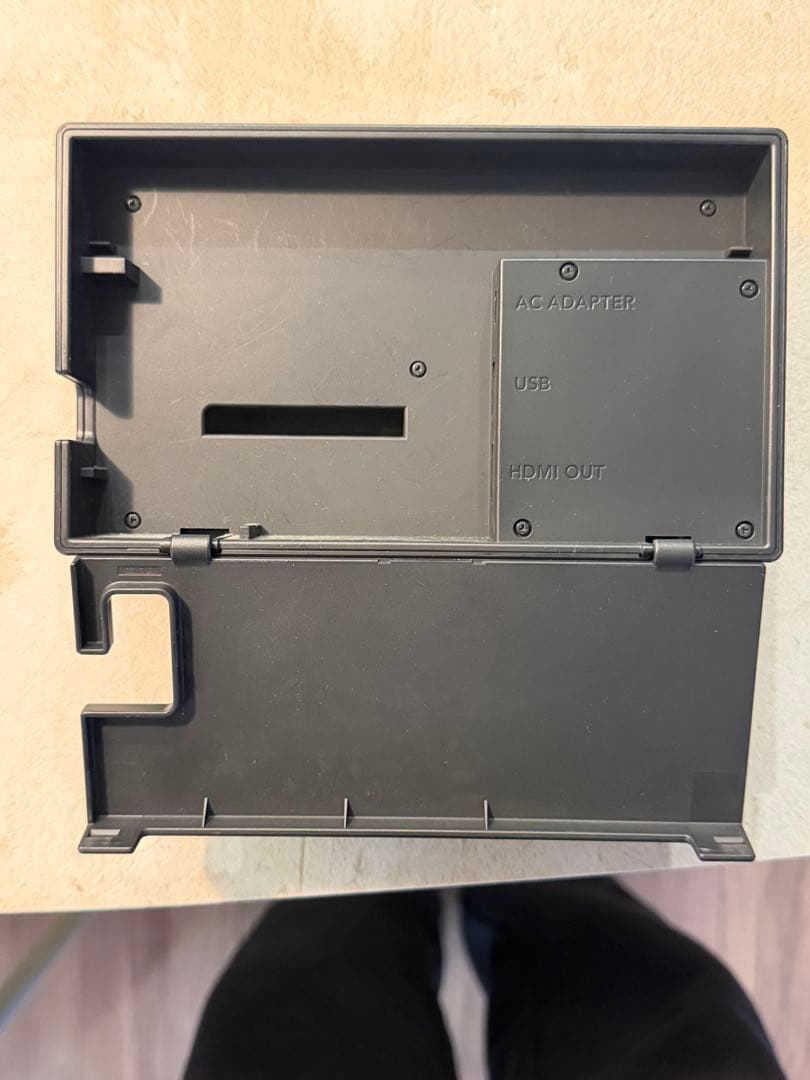 Nintendo Switch 本体とハードケース