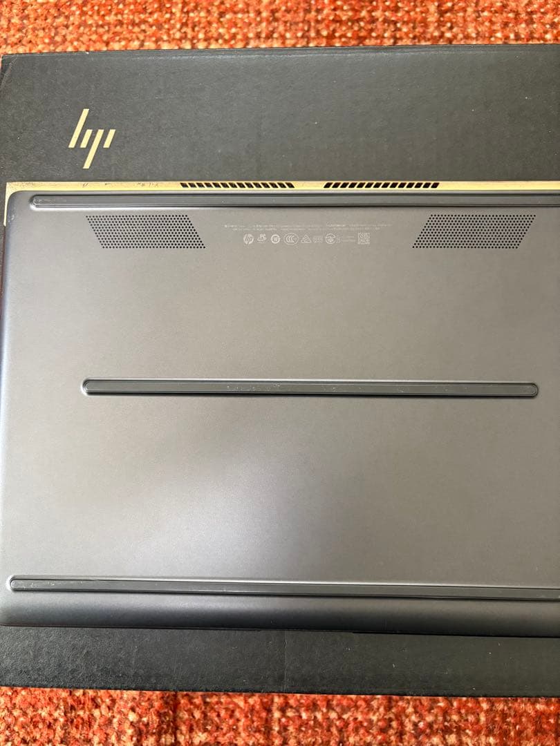 HP Spectre 13-v107TU　ノートPC
