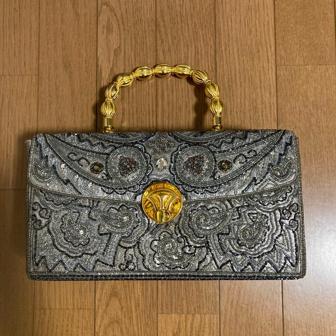 新品未使用シルバービーズ刺繍ハンドバッグ