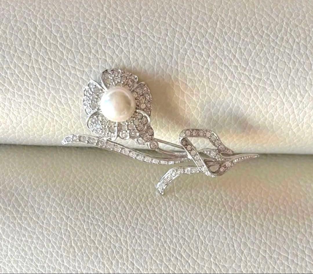 ヴァンドームブティック　パールフラワーブローチ　リボンペースト