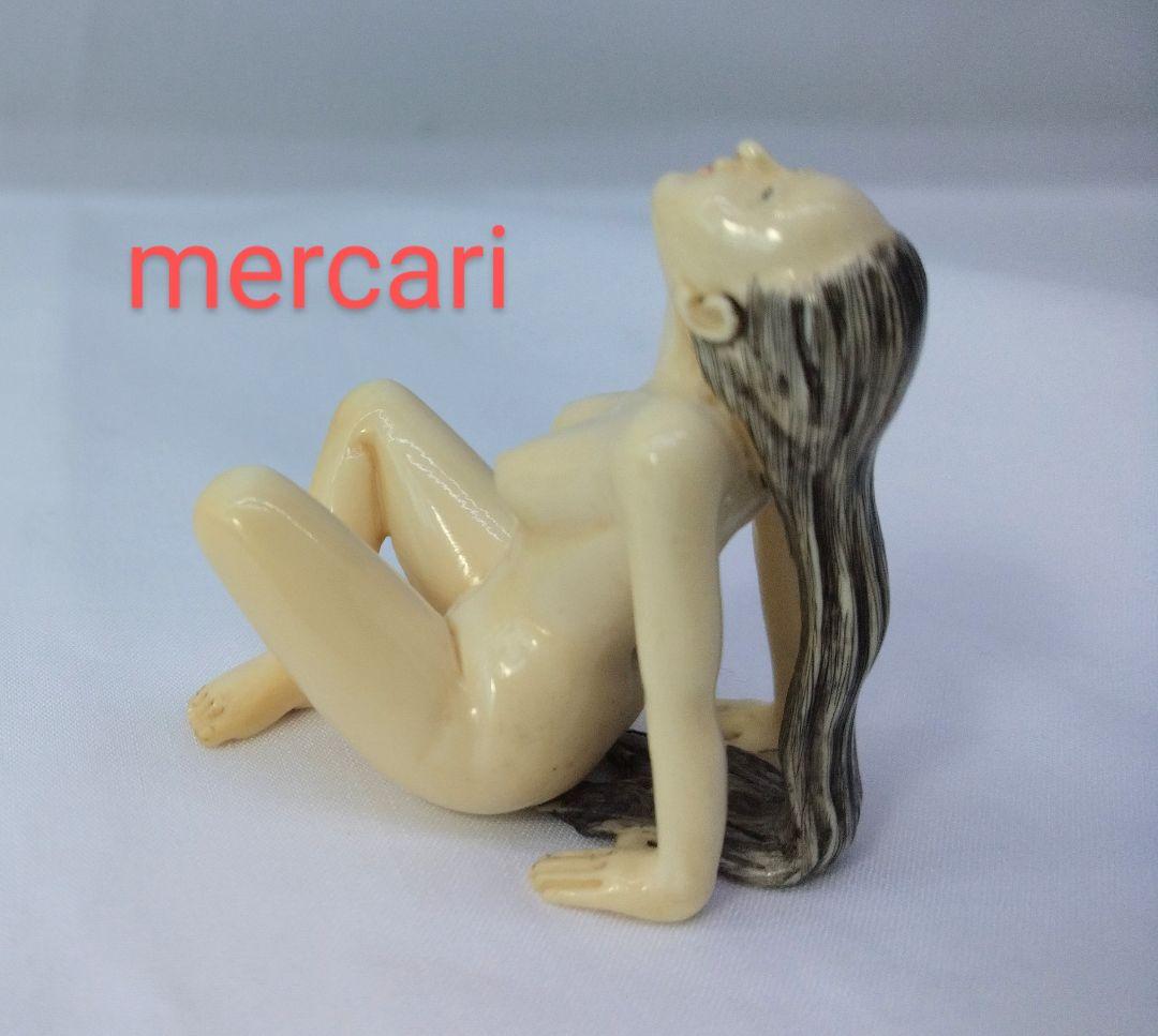 裸婦 根付 ① 紙箱付き