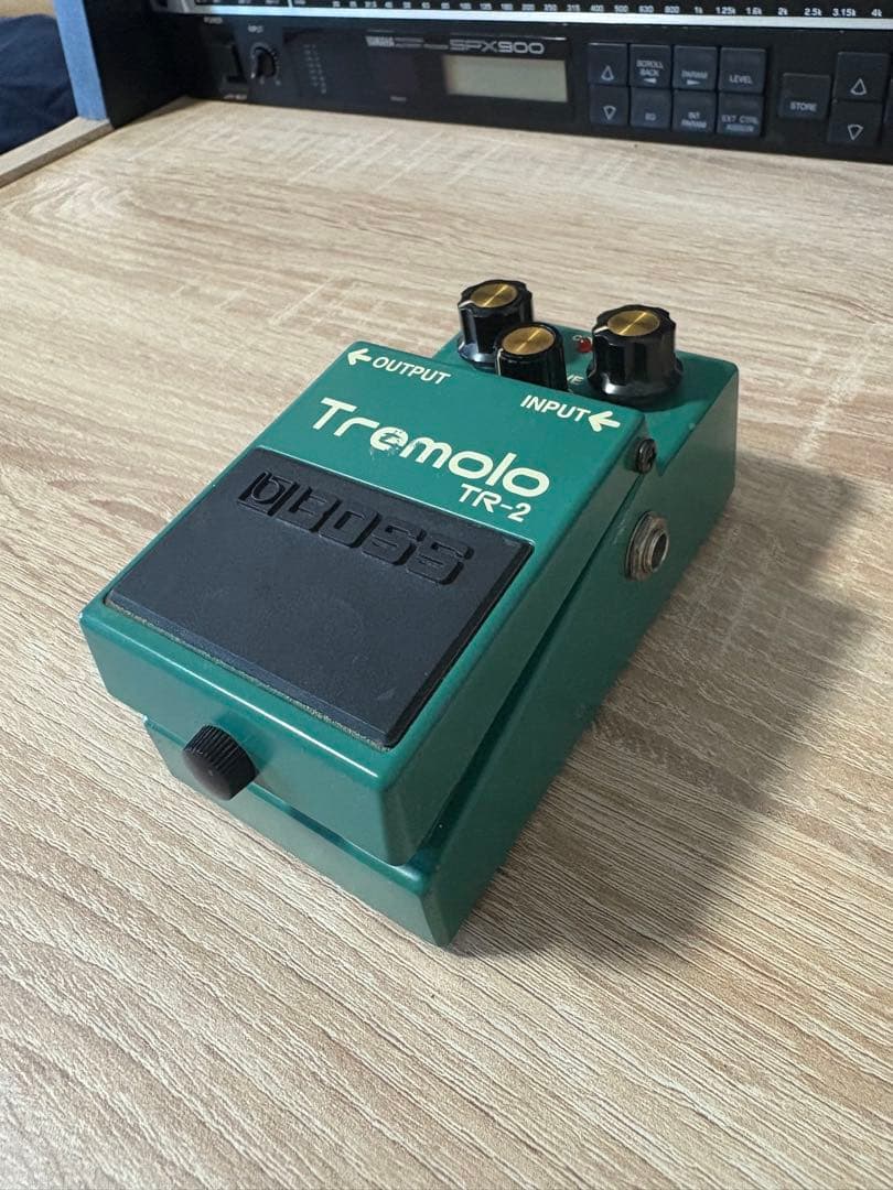 BOSS TR-2 Tremolo エフェクター