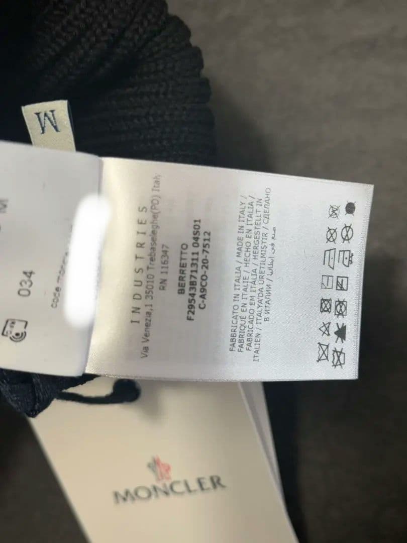 【値下げしました】MONCLER　モンクレール　ニット帽　ブラック　TG M