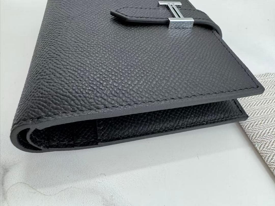 二つ折り財布 ベアンコンパクト ブラック/シルバー金具 エプソン 黒