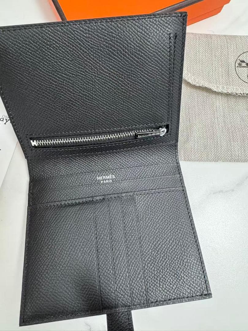 二つ折り財布 ベアンコンパクト ブラック/シルバー金具 エプソン 黒