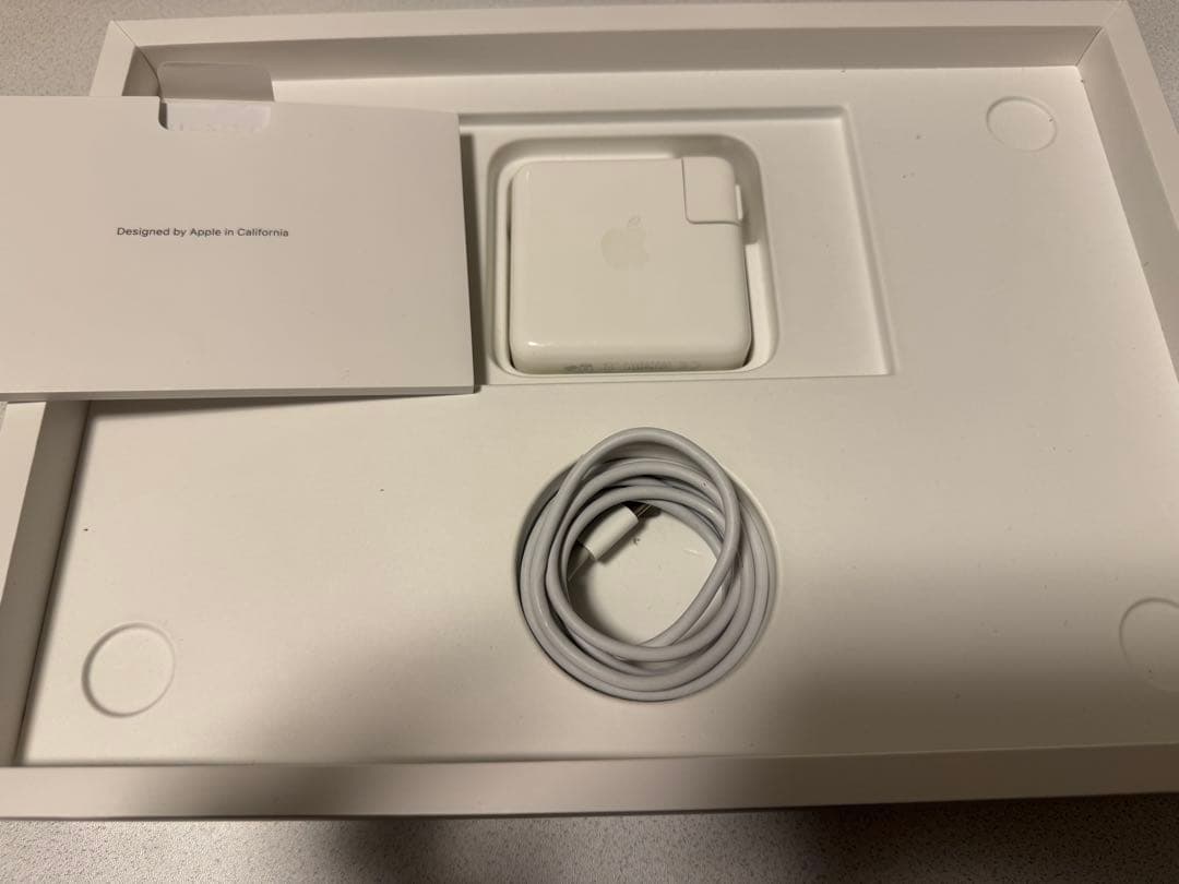 Apple MacBook Pro 13インチ A2289