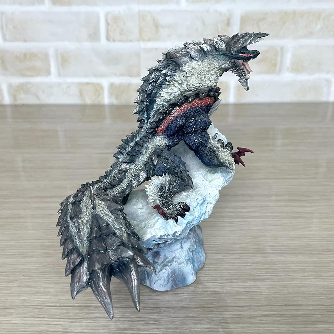 クリエイターズモデル ジンオウガ 亜種 獄狼竜 モンスターハンター フィギュア