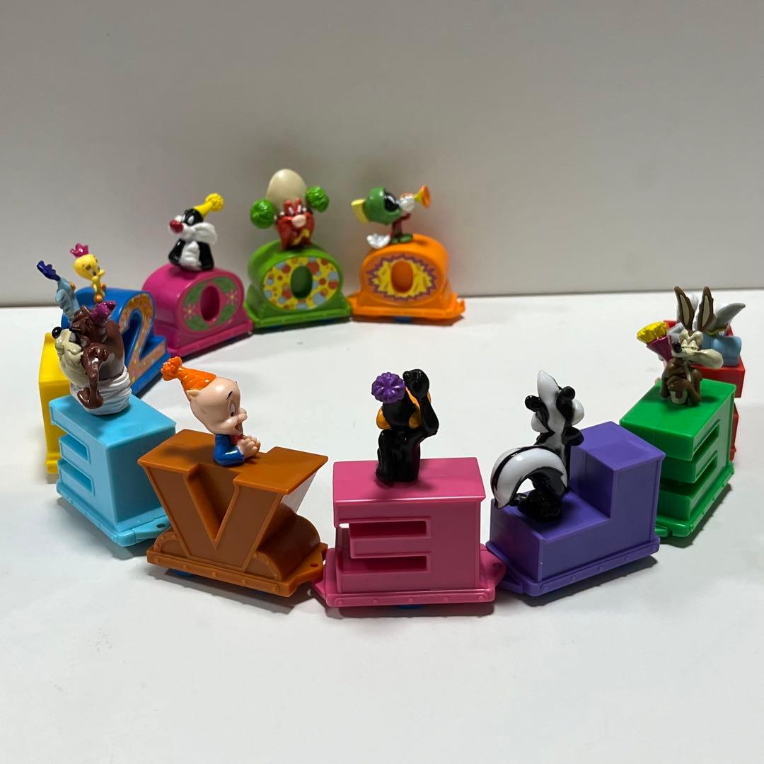 【激レア】海外限定　セブンイレブン　ルーニー・テューンズ　ミニカー　フィギュア