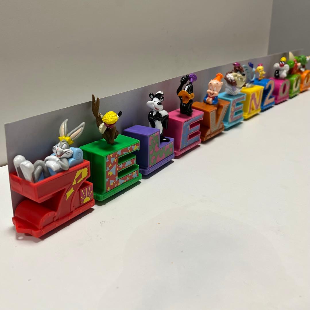 【激レア】海外限定　セブンイレブン　ルーニー・テューンズ　ミニカー　フィギュア