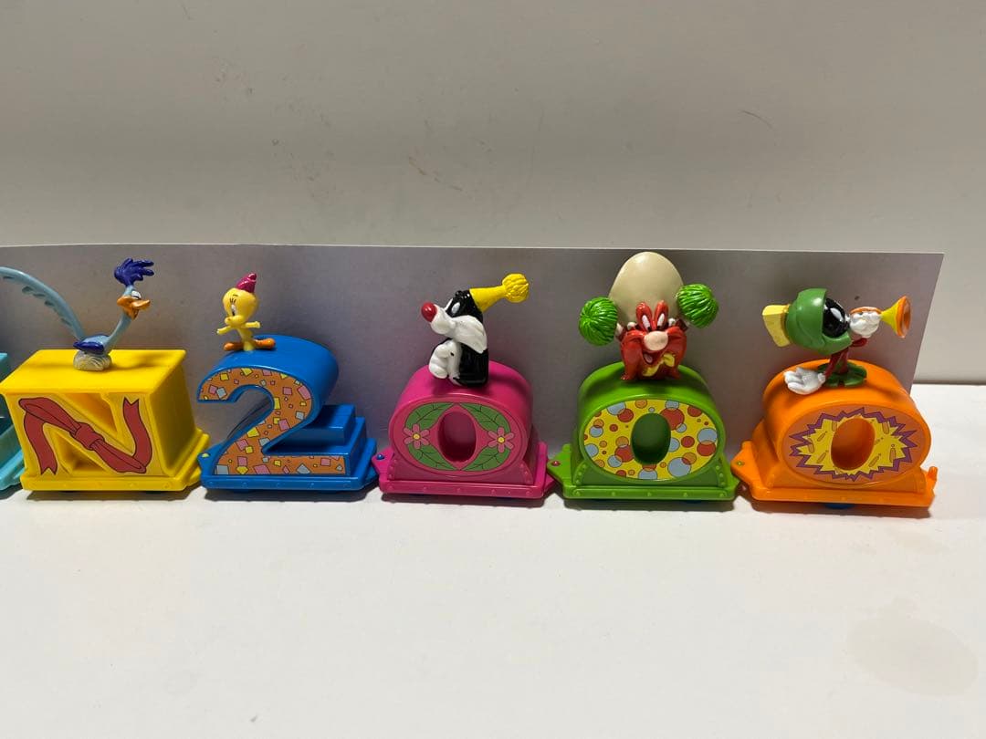 【激レア】海外限定　セブンイレブン　ルーニー・テューンズ　ミニカー　フィギュア