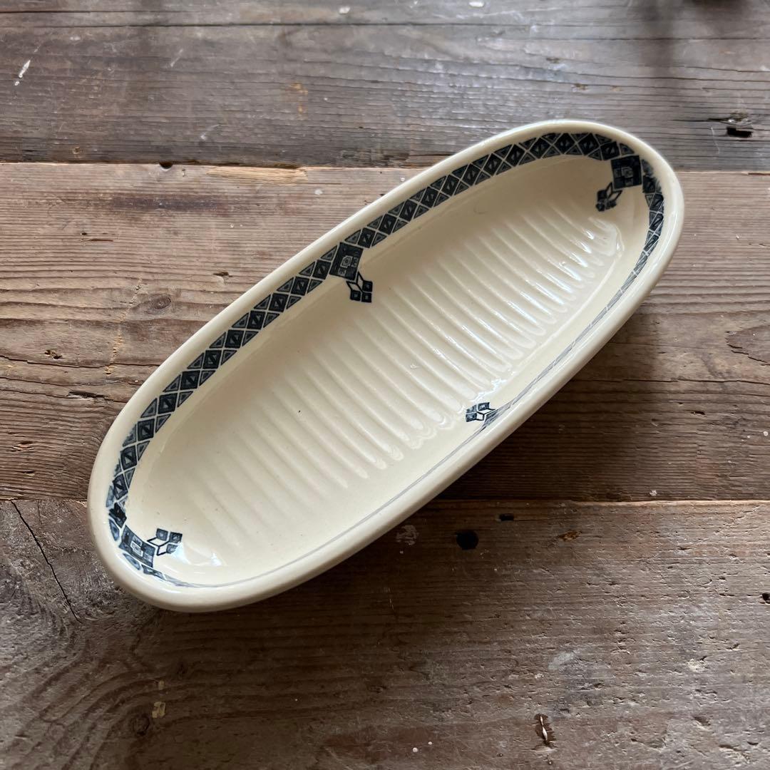 St Amand製 陶器のソープディッシュ フレンチアンティーク ヴィンテージ