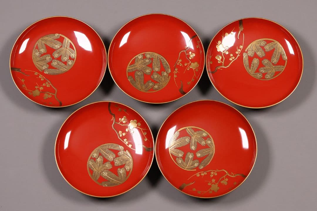 【CM248】時代木製漆器 松竹梅 金蒔絵 朱塗 引盃 五客 木製漆器 小皿 杯