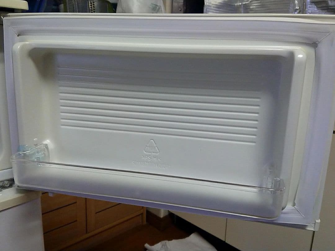 ノンフロン冷凍冷蔵庫 YRZ-C09B1 90L 2015年製 送料込み