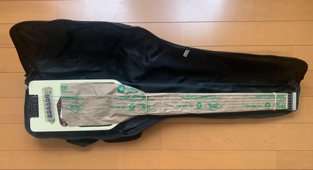 TRAVELER GUITAR ウルトラライト エレキ ヴィンテージホワイト