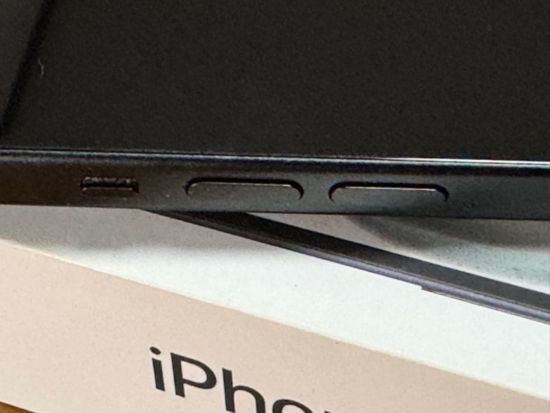 【中古美品】【値下げ】Apple iPhone 15ブラック 【256GB】