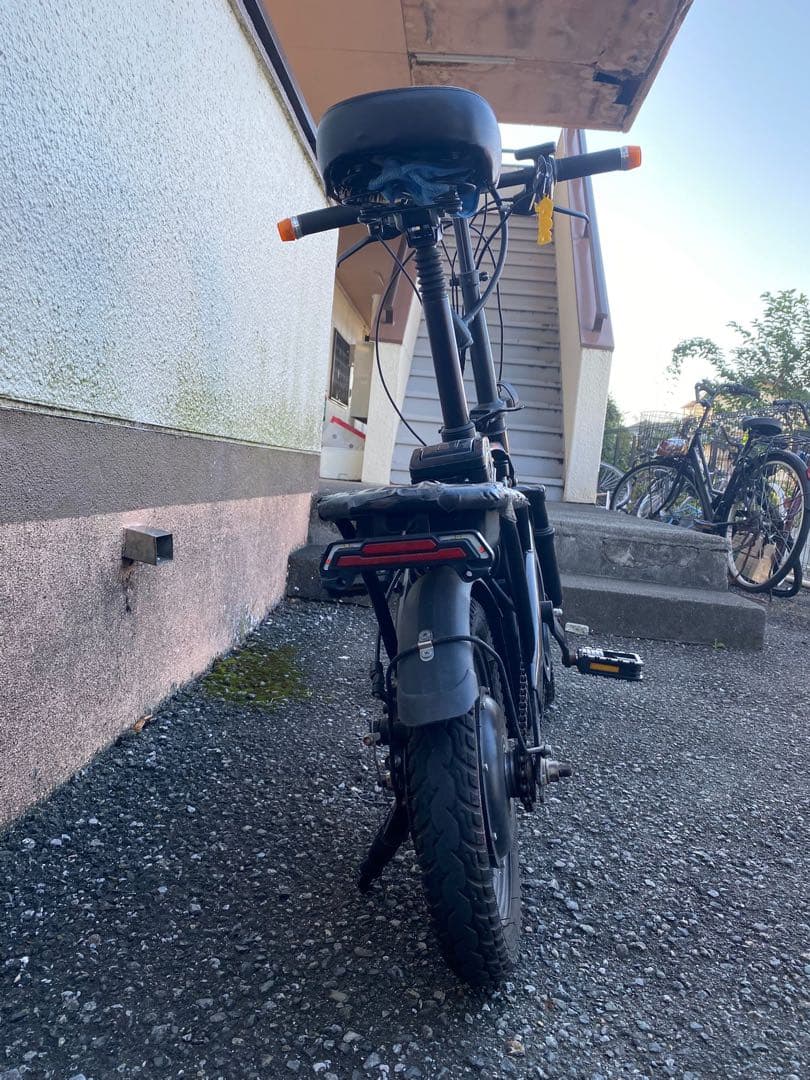 Supreme 折りたたみ式電動アシスト自転車