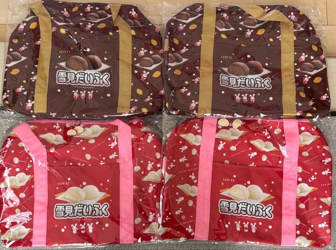 雪見だいふく　折りたたみテーブル　60色マーカーペン　ぬいぐるみ　ボストンバック