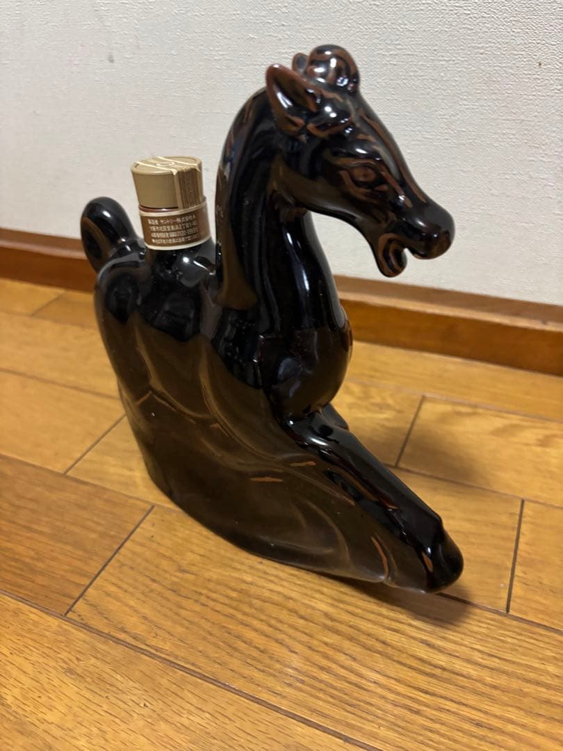 【未開栓】干支 午 馬型 陶器 ウイスキー サントリー ローヤル12年