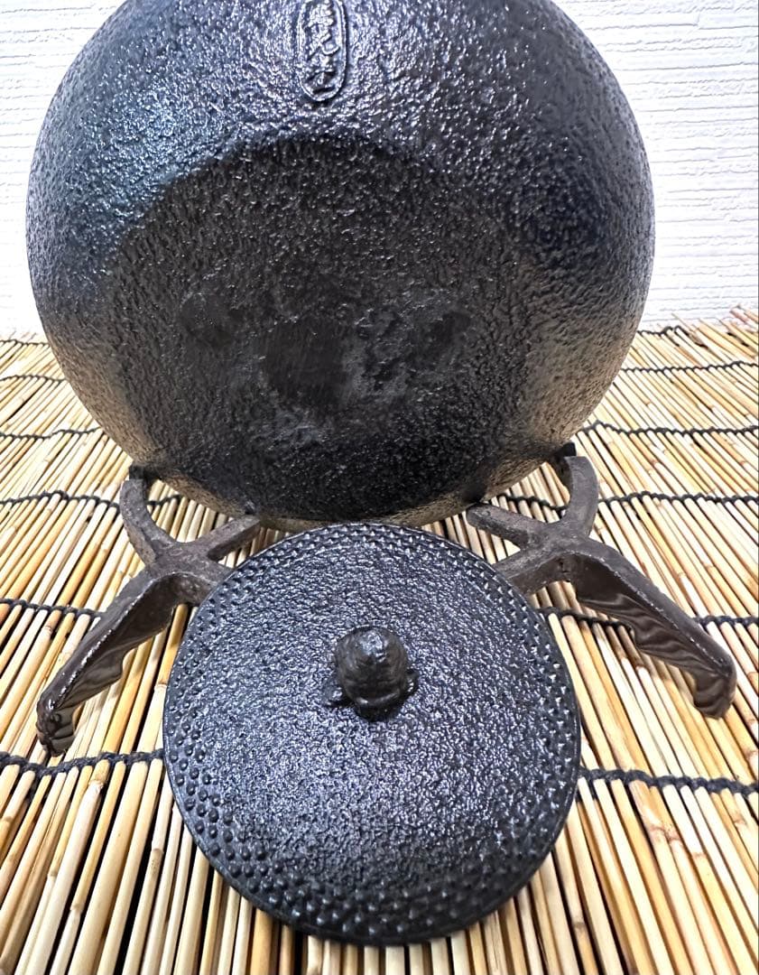 未使用品　南部照光堂造　鍛治打鉉　１０型アラレ　南部鉄瓶　ななここ様　売約済み