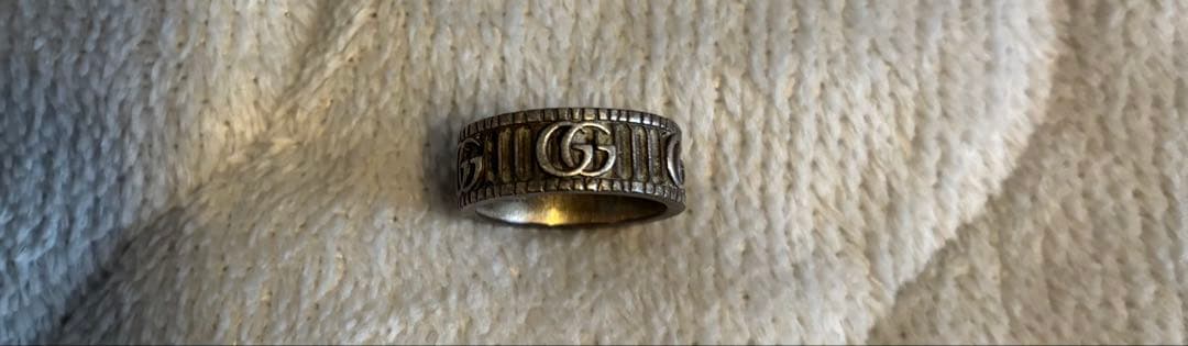 GUCCI シルバー 彫刻入りリング