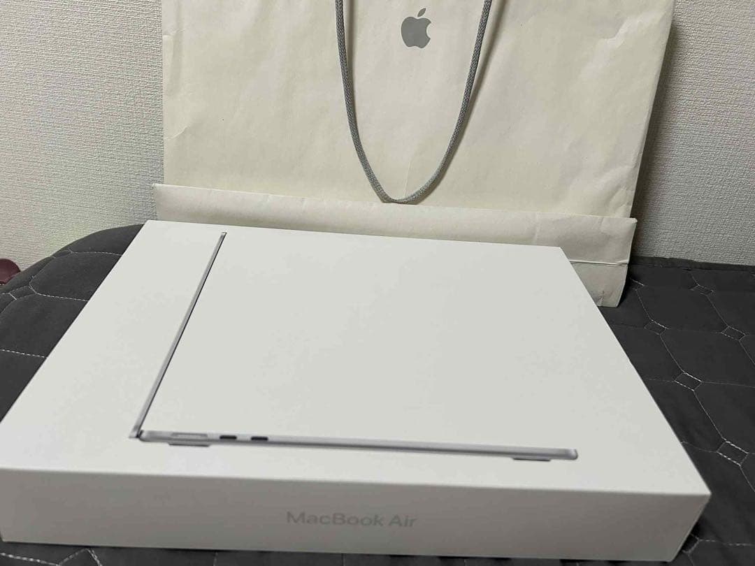 MacBook本体 MacBook Air M2 16GB
