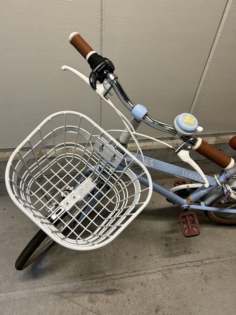 自転車22インチ 女の子 MAHALO 6段変速 【手渡し限定】