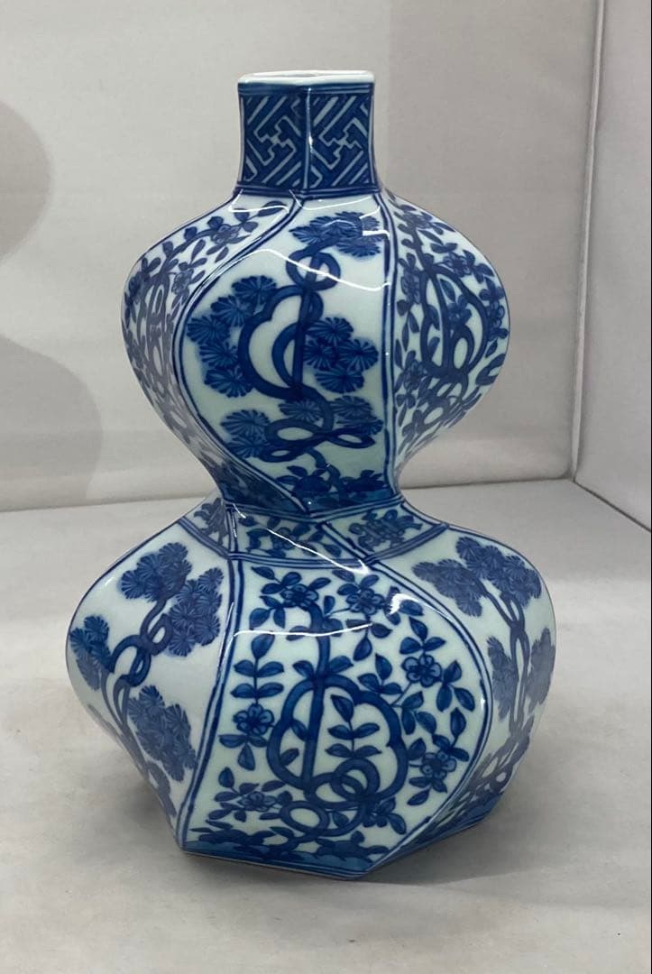 B511b 祥瑞手瓢形花入　源右衛門窯　松　捻り模様　染付　花瓶　箱無