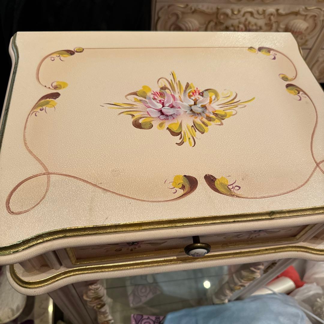 ロココ調　キャビネット