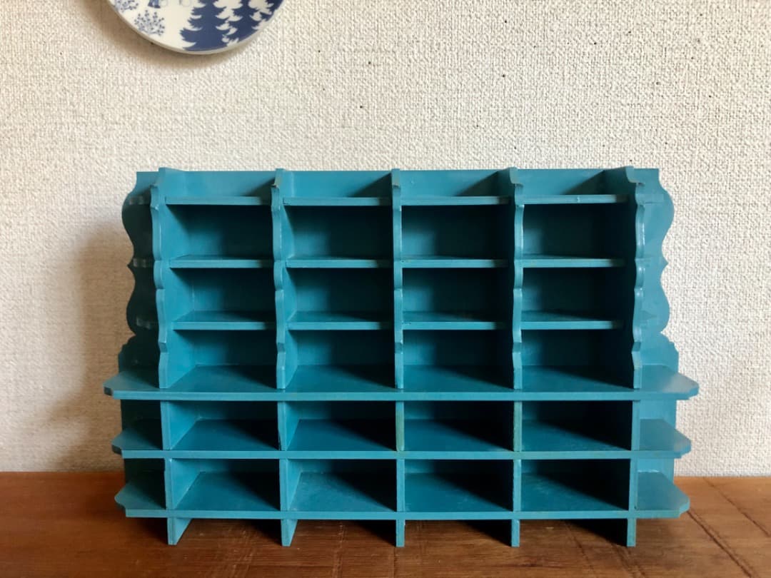 ドイツ　木製の飾り棚　ヴィンテージ　廃盤