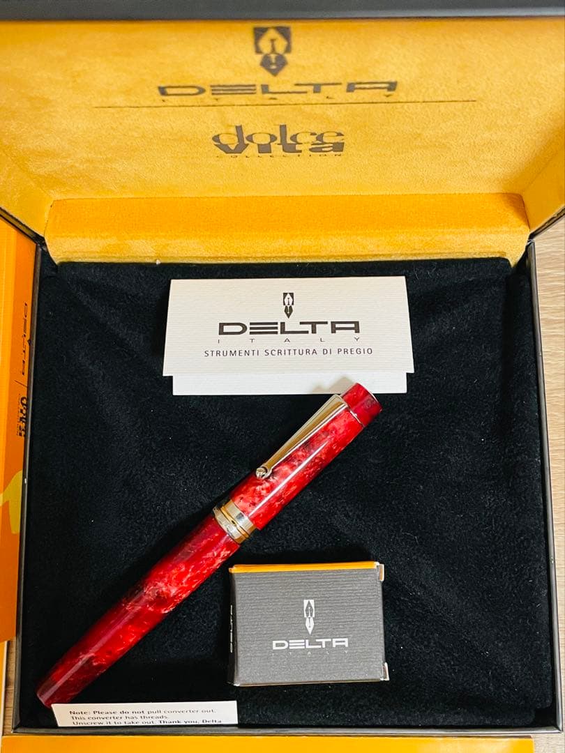 大*輔様 【美品】万年筆 デルタ ドルチェビータ ミィディアム スティログラフィ